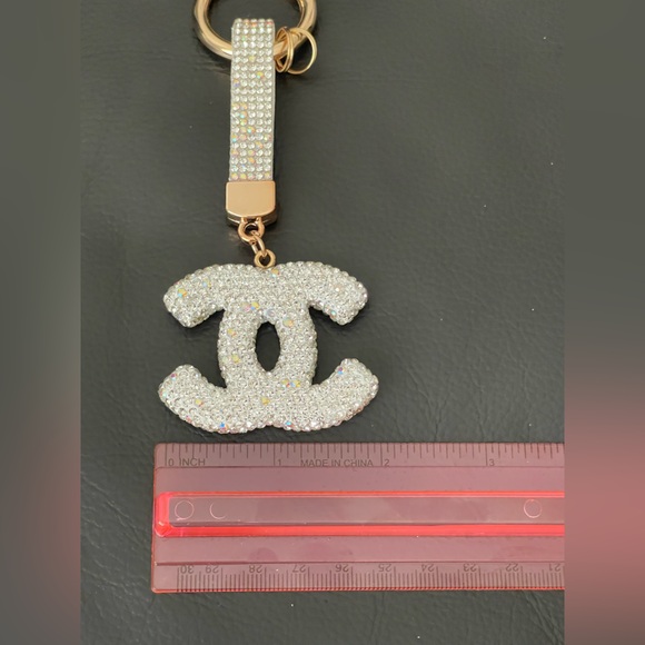 Fashion Interlocking Double C Design Keychain - Silver - Picture 5 of 6